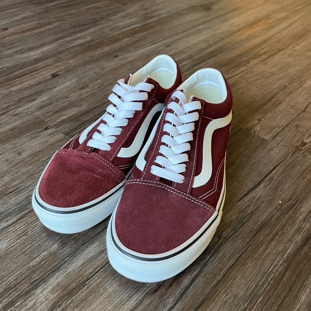 Vans Old Skool Burgundy and White Sneakers Mens 7 Womens 8.5